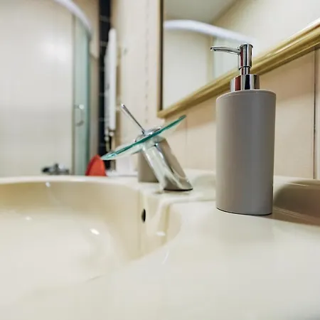 Laguna בית הארחה